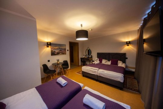 WRZOS resort & wellness