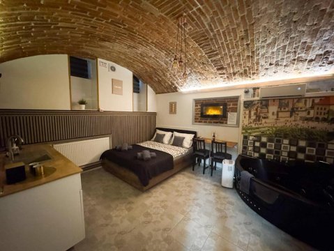 UNDERGROUND Jacuzzi Rooms