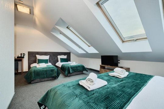 GOŚCINIEC ZACISZE - pokoje & restauracja blisko A2 Dąbie - Uniejów