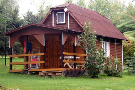 Domki letniskowe - działka z linią brzegową jeziora. Mazury 
