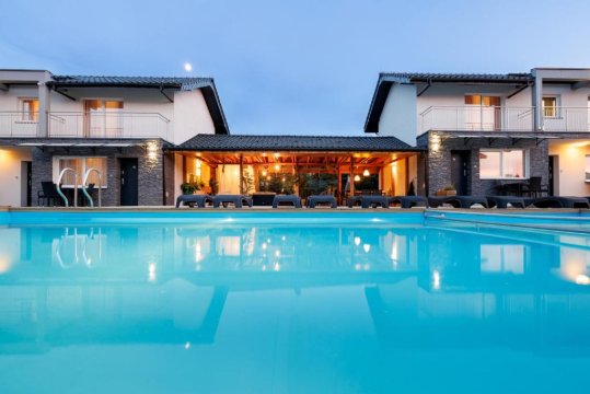 SEO2 Rewal - Apartamenty z osobnym wejściem, grzany basen, darmowe sauny, parking, grill, wifi