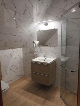 Pokoje z aneksami kuchennymi u Wiktorii