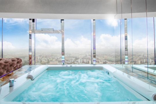 Apartamenty Sky Tower z Jakuzzi Przy Oknie