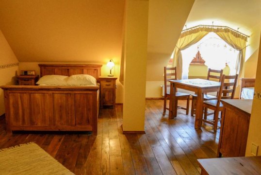 Karczma Regionalna Hotel GOŚCINNA CHATA