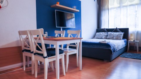 VILLA AMBER  USTKA - pokoje z osobnym wejściem - Sylwester