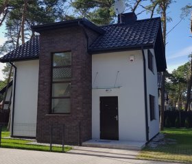 LEO ROYAL HOME