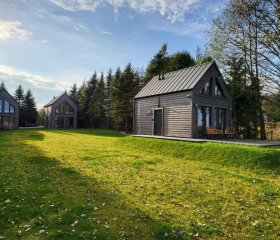 Okno Na Wodę - całoroczne domy z linią brzegową jeziora i sauną