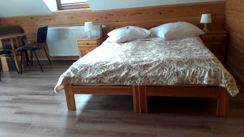 Pok. 2 trzyosobowy z balkonem 