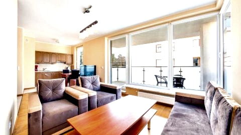 Apartament UG 79