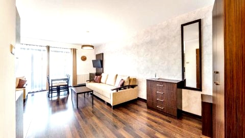Apartament 10 B