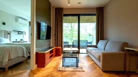 Pełna atrakcji polana pośród lasów Puszczy Białowieskiej, basen, jacuzzi, sauny