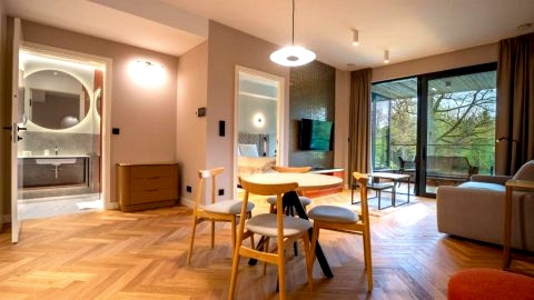 Pełna atrakcji polana pośród lasów Puszczy Białowieskiej, basen, jacuzzi, sauny