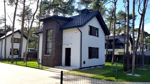LEO ROYAL HOME