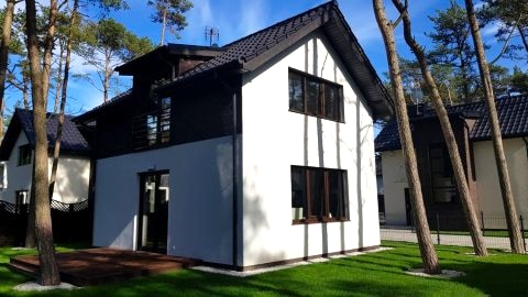 LEO ROYAL HOME