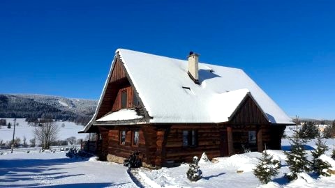 Komfortowy dom z bali koło Zieleńca z widokiem na góry