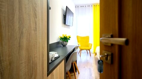 Pokój nr 5 i 12| 2-osobowy Delux z dużym balkonem