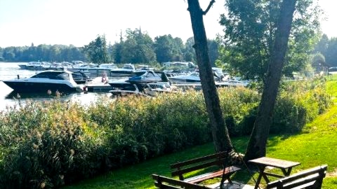 Apartament z prywatnym pomostem 60m od jeziora Tałty