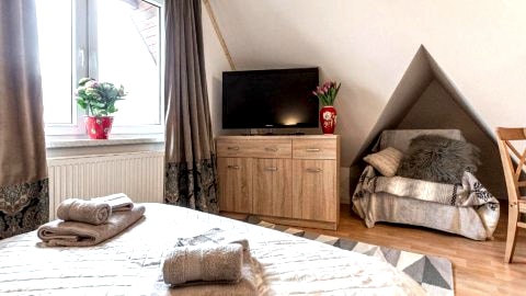 Smrekowa, Zakopane - obok dworca PKP i PKS, apartamenty z tatrzański klimatem.