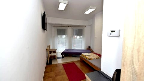Pokój nr 2 dwuosobowy z łazienką poza pokojem