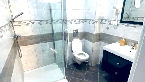 Studio b499143901