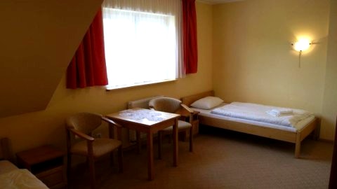 apartament z dwoma sypialniami i salonem ze śniadaniem