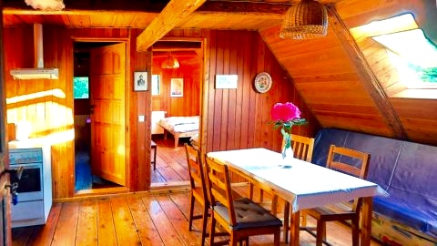Studio b100132808