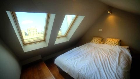 Studio b65076601