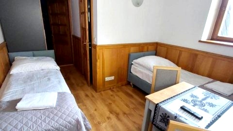 Pokój z 2 łóżkami pojedynczymi b132232402