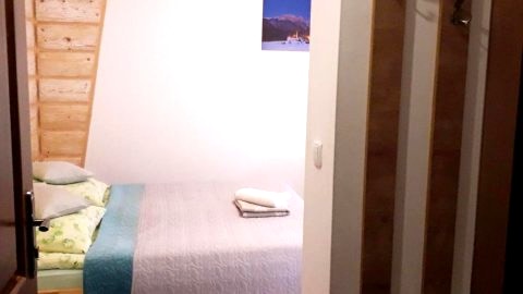 Studio b210814902