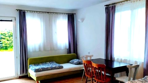 Apartament z widokiem na ogród