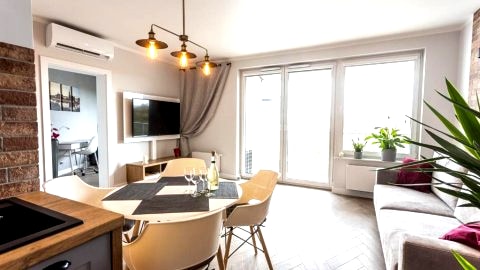 B&W Luxurious Apartment in the center of Wroclaw