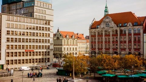 Elegant 2BR, Amazing Old Town Views, Plac Solny Walk to Rynek! Amenities