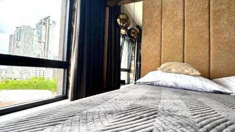 Luksusowy penthouse z jacuzzi i widokiem na morze
