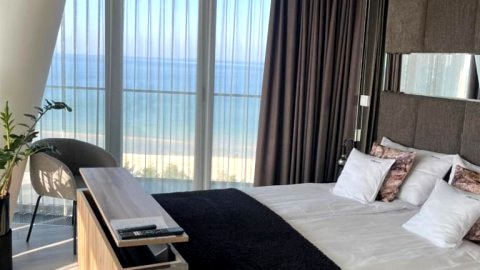 AXEL WAVE Seaview Apartment &SPA