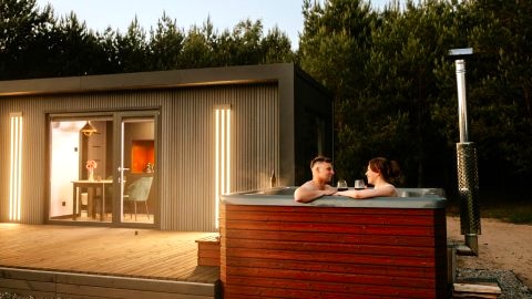 Urocze domki na wyłączność z prywatnym jacuzzi