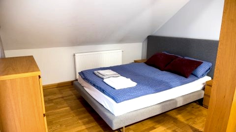 Pokój z podwójnym łóżkiem + balkon+ łazienka