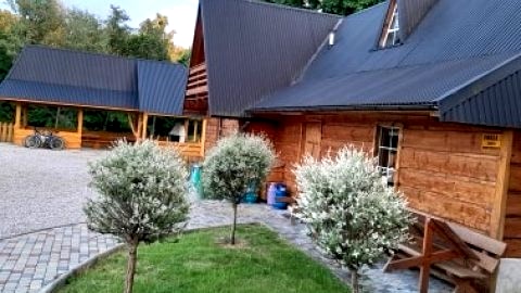 domek letniskowy od 4 do 15 osób,zależy od domku są 4 domki