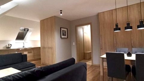 Studio b168474304