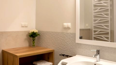 Dwupokojowy, czteroosobowy apartament z tarasem i widokiem na góry.