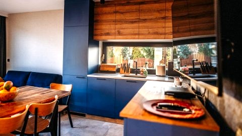 DWA POKOJE I SALON Z ANEKSEM