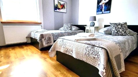 Pokój z 2 łóżkami pojedynczymi b605642301