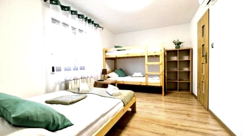 Pokój Czteroosobowy b864366102