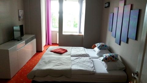 Pokój dwuosobowy z łazienką nr 12