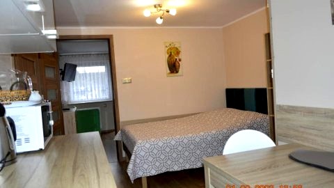 Apartamenty i pokoje u Kryni