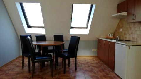 Studio b238357602