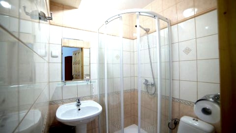 Studio b138228512