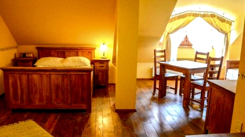 Karczma Regionalna Hotel GOŚCINNA CHATA