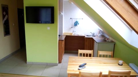 Studio b57563203