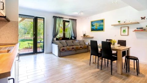 Apartament b757819501
