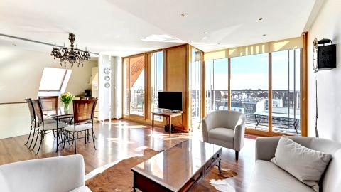 Penthouse Aura 